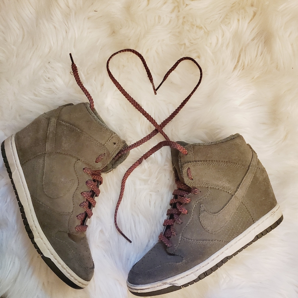 Nike Dunk Sky High Boot 8.5